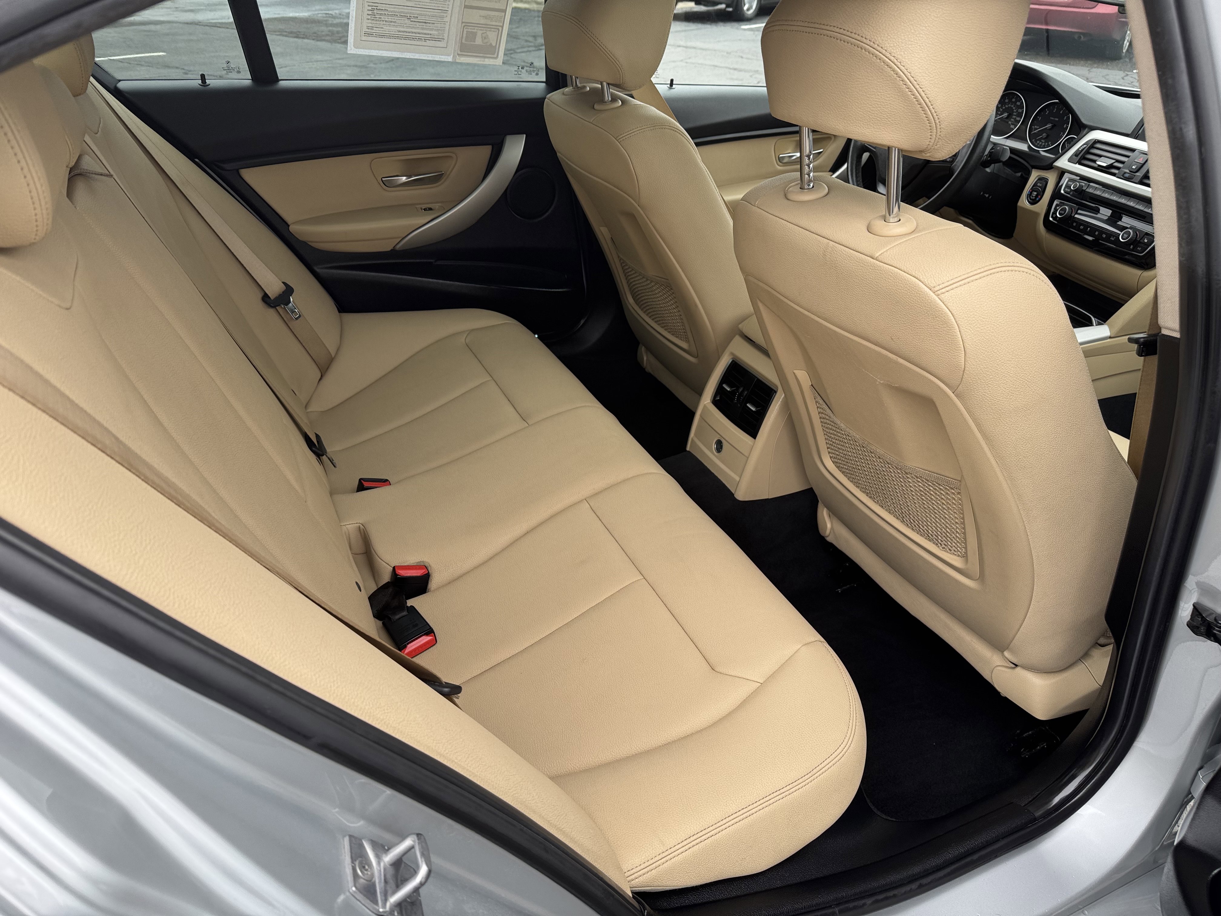 Used 2018 BMW 320i Sedan w/ Convenience Package image 22