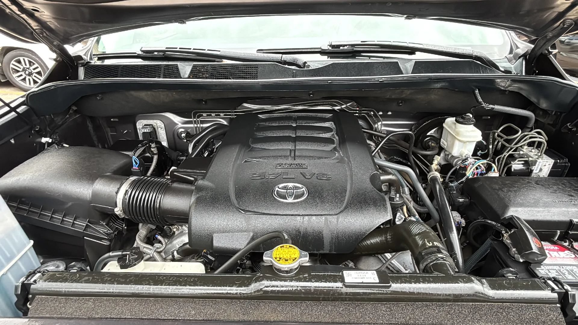 Used 2017 Toyota Tundra Limited w/ Limited Premium Package AWD/4WD image 38