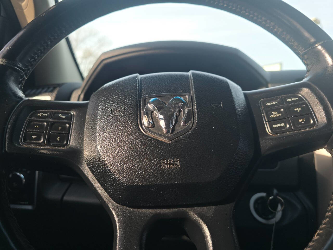 Used 2016 RAM 1500 Classic SLT w/ SLT Plus D￩cor Group image 33