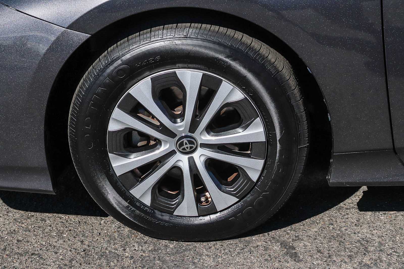 Used 2022 Toyota Prius Prime XLE FWD image 14