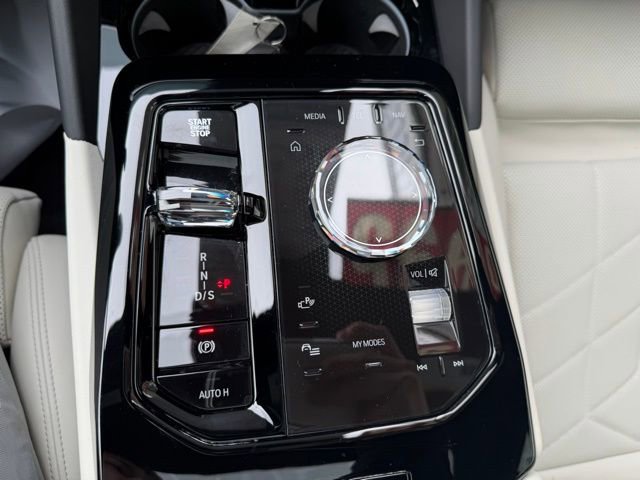 Used 2026 BMW 530i xDrive w/ Executive Package image 14