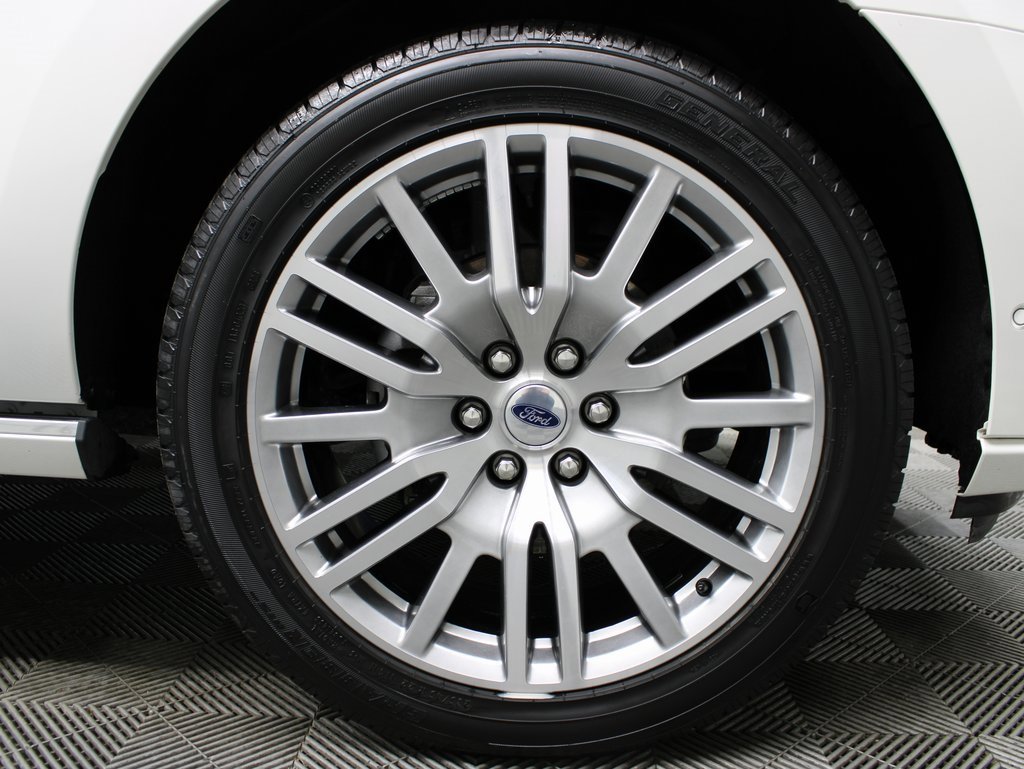 Used 2024 Ford Expedition Platinum image 8