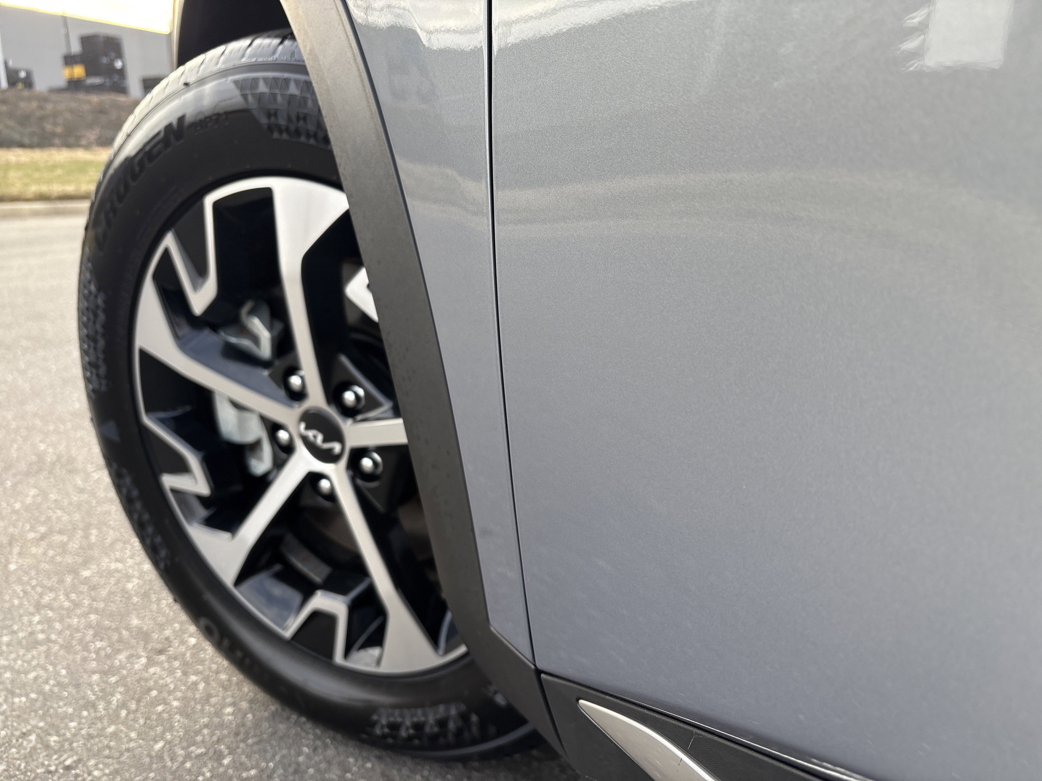 Used 2025 Kia Sportage EX image 32