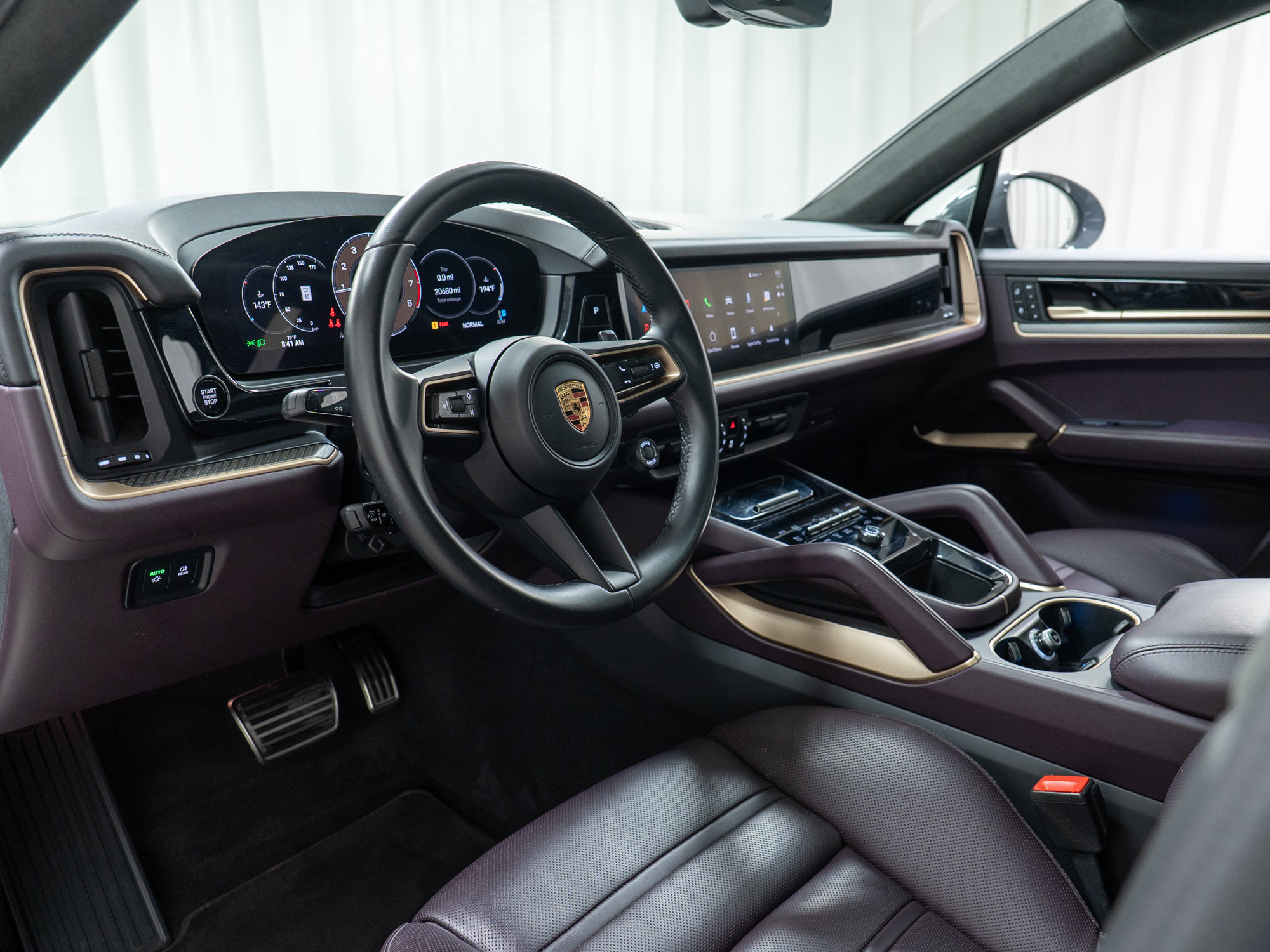 Certified 2024 Porsche Cayenne Coupe AWD/4WD image 4