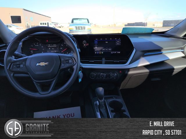 Used 2024 Chevrolet Trax LS w/ LS Convenience Package image 12