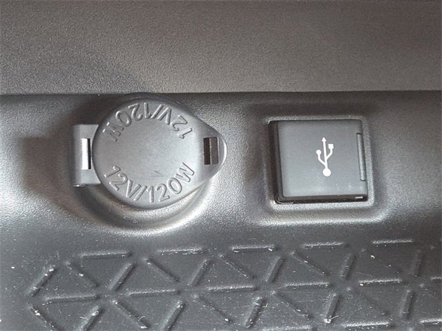 Used 2022 Toyota RAV4 XLE image 9