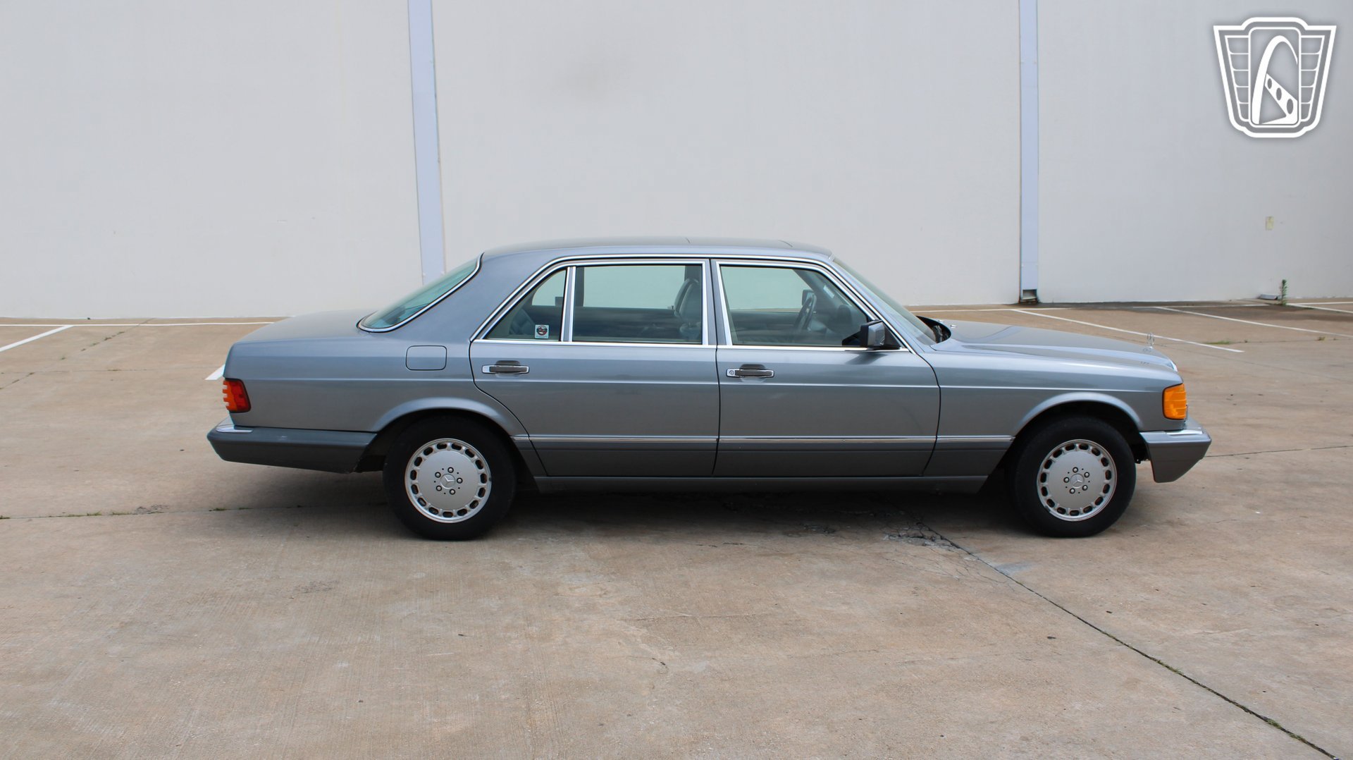 Used 1989 Mercedes-Benz 420 SEL image 4