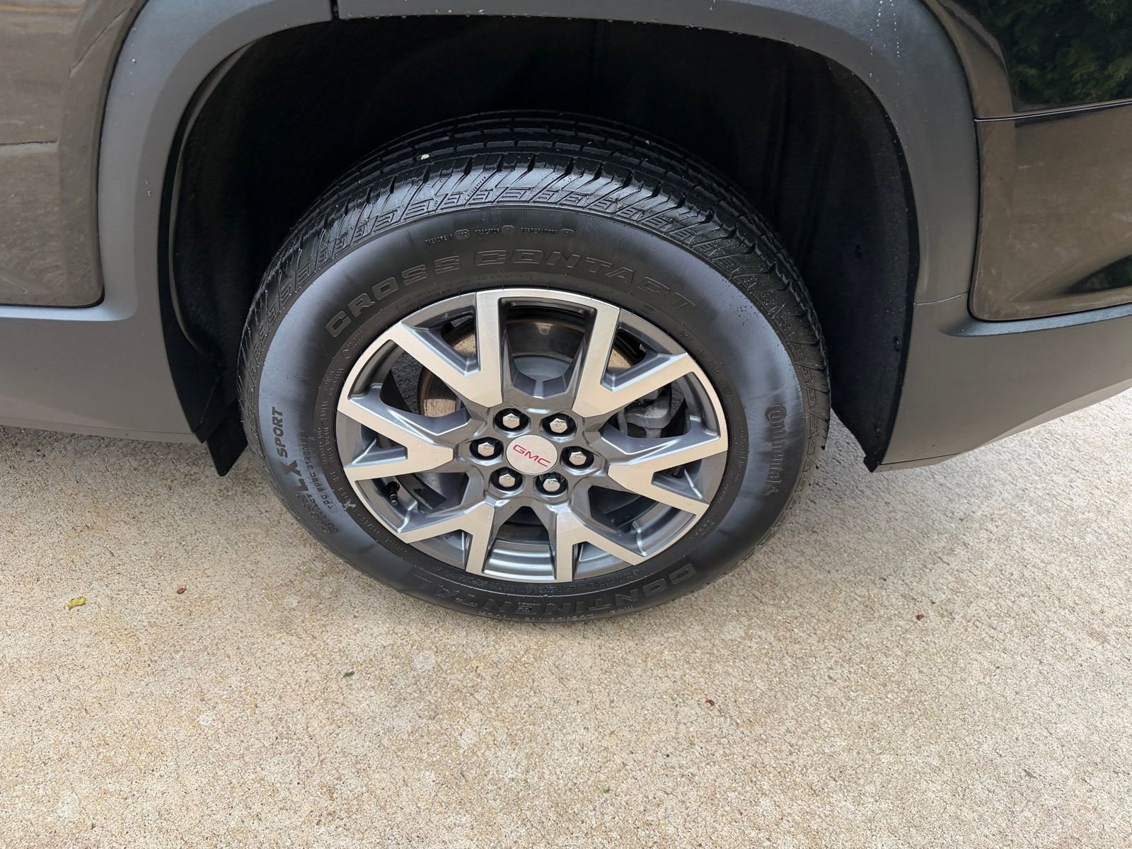 Used 2023 GMC Acadia SLT FWD image 40