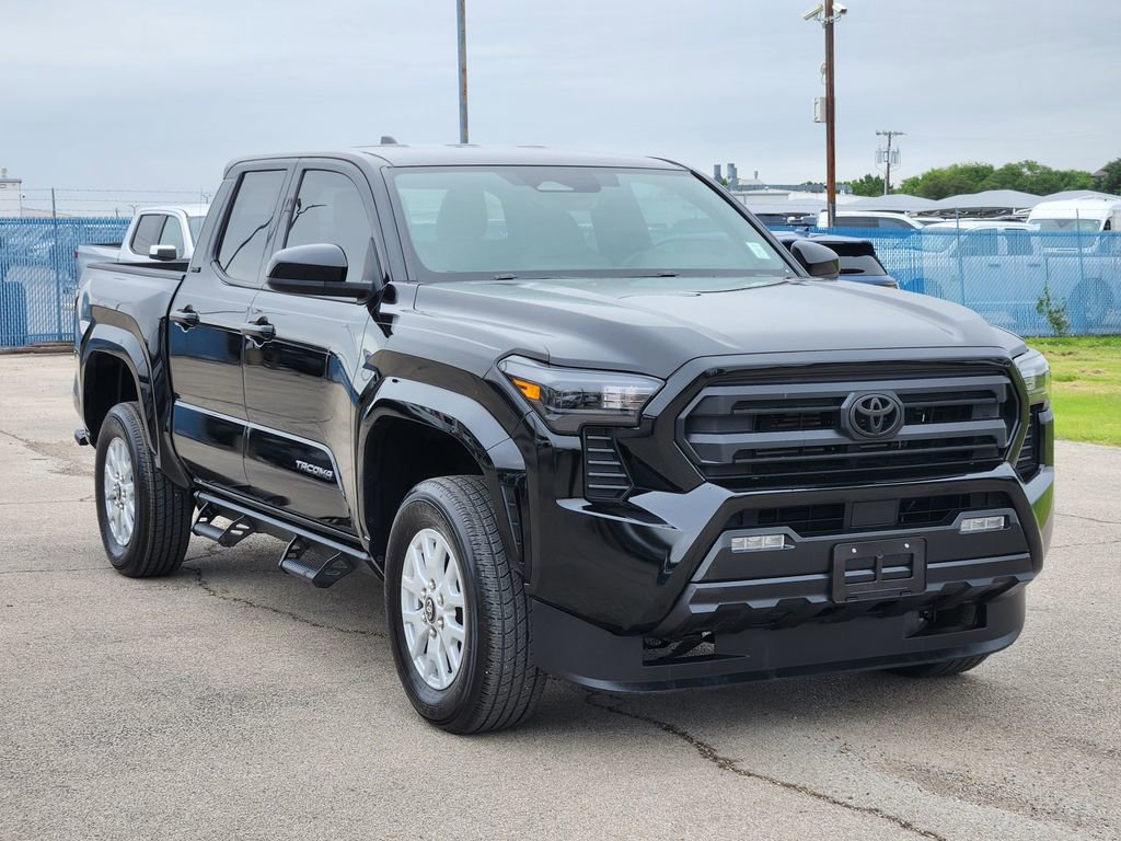 Used 2025 Toyota Tacoma SR5 AWD/4WD image 3
