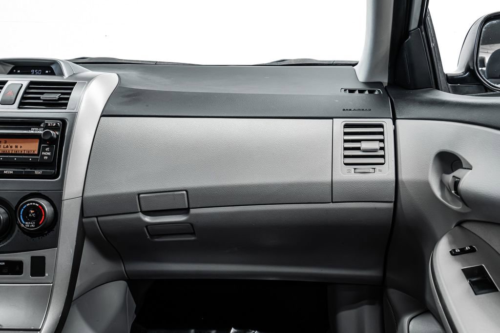 Used 2012 Toyota Corolla LE image 18