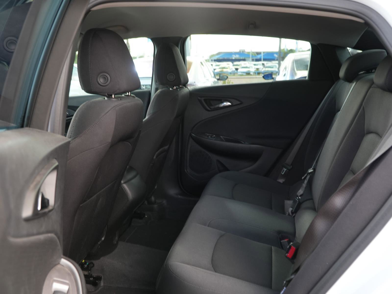 Used 2025 Chevrolet Malibu RS FWD image 14