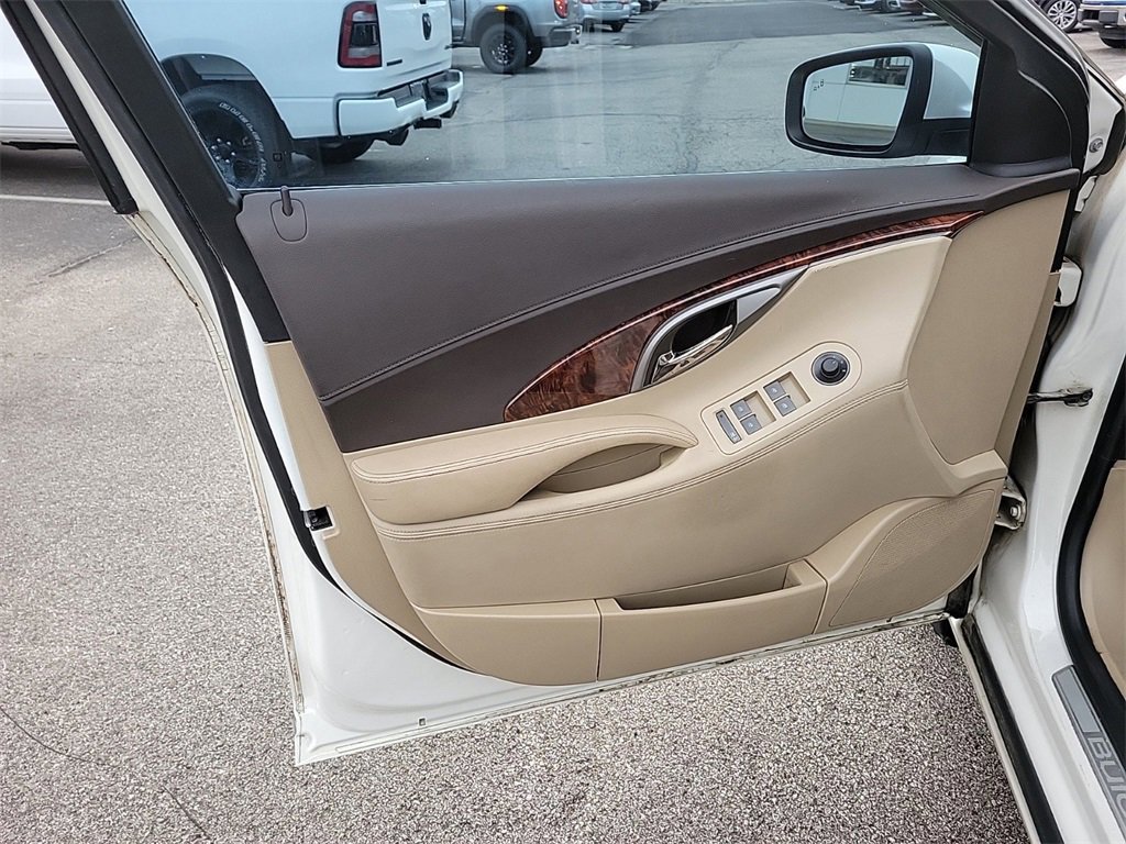 Used 2013 Buick LaCrosse Leather w/ Driver Confidence Package image 18