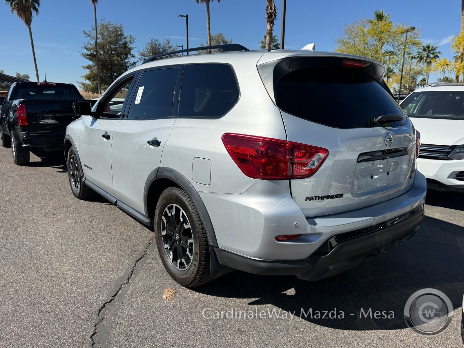 Used 2020 Nissan Pathfinder SL image 4