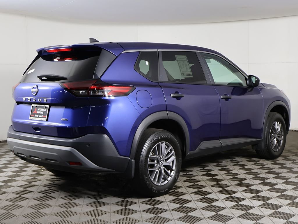 Used 2023 Nissan Rogue S AWD/4WD image 7