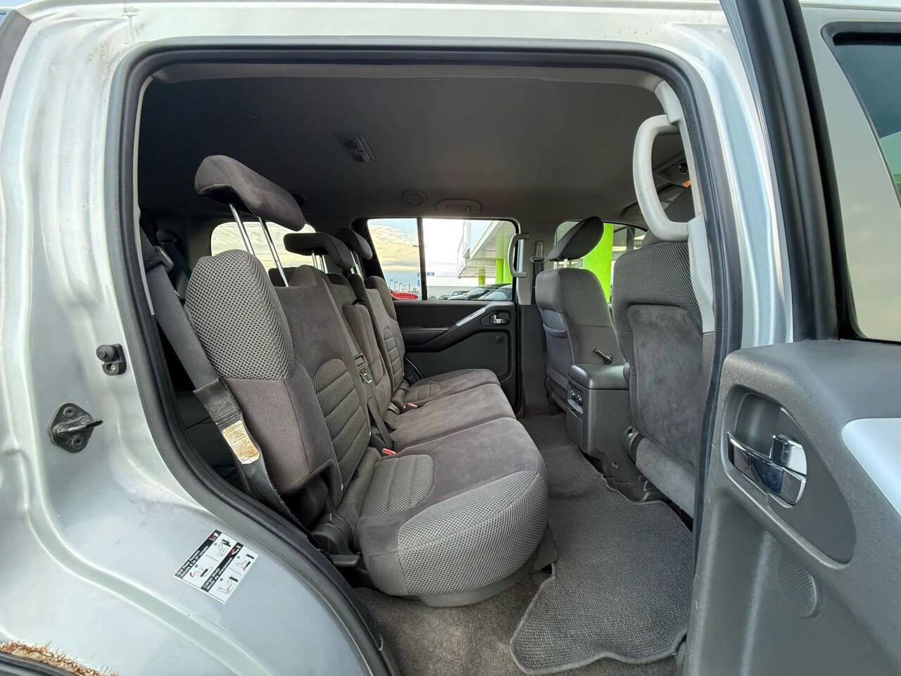 Used 2010 Nissan Pathfinder SE w/ SE Premium Journey Pkg image 17