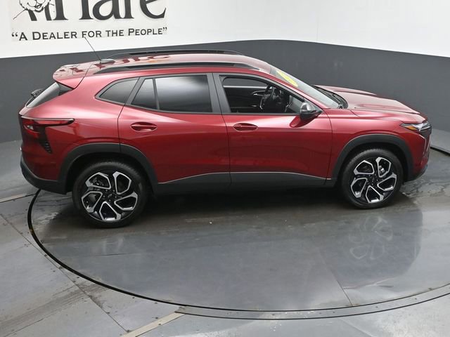 Used 2025 Chevrolet Trax RS FWD image 39