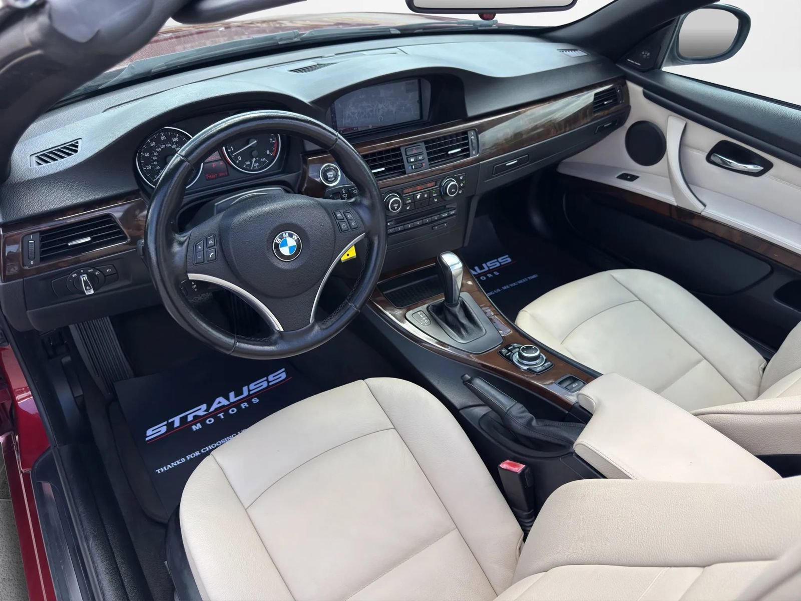 Used 2011 BMW 335i Convertible w/ Premium Pkg RWD image 13