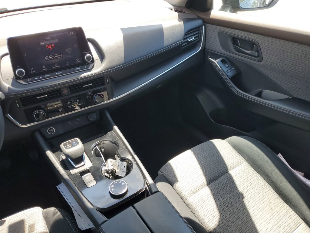 Used 2021 Nissan Rogue S AWD/4WD image 14