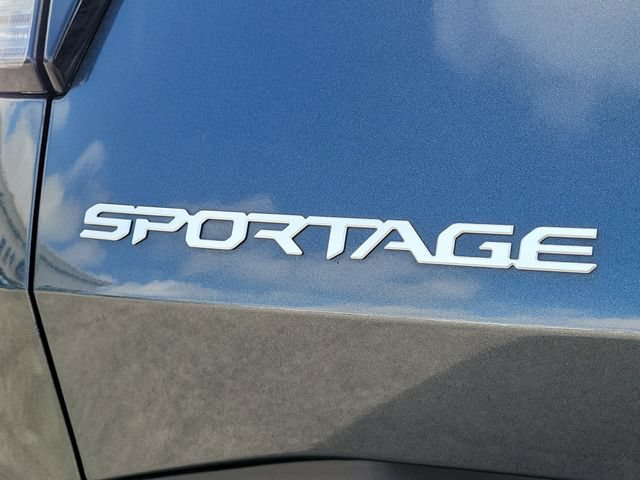 Used 2025 Kia Sportage EX FWD image 9