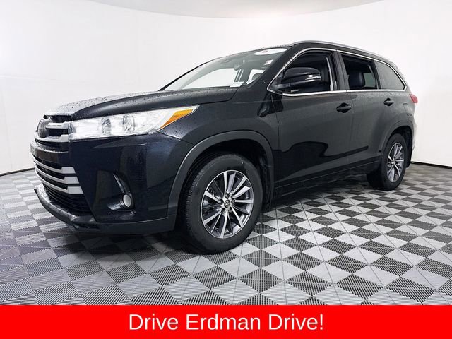 Certified 2018 Toyota Highlander XLE w/ Carpet Mat Package (TMS) image 3