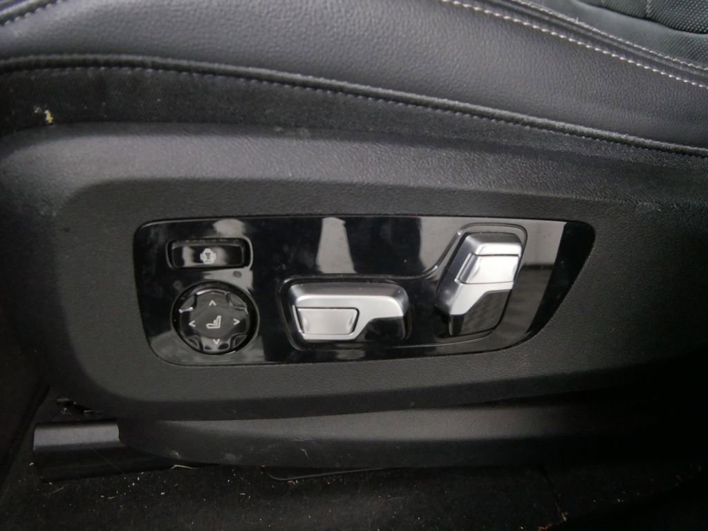 Used 2019 BMW X7 xDrive40i w/ Premium Package image 18