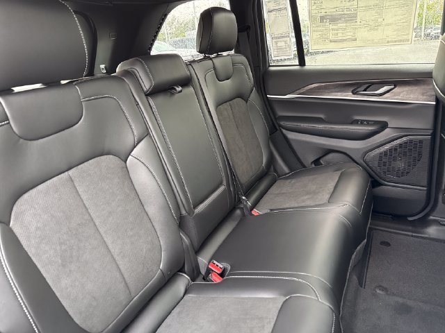 New 2026 Jeep Grand Cherokee Altitude AWD/4WD image 24