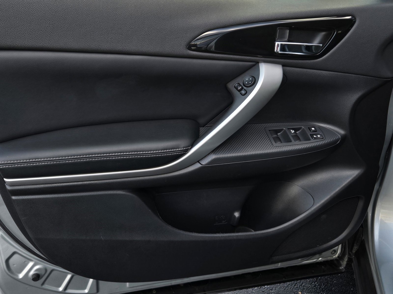 Used 2024 Mitsubishi Eclipse Cross SE image 8