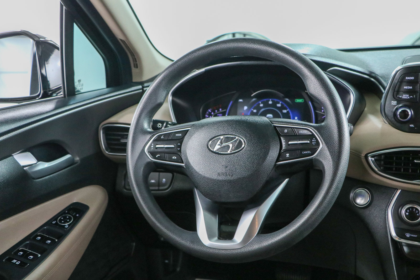 Used 2020 Hyundai Santa Fe SEL w/ Cargo Package FWD image 12