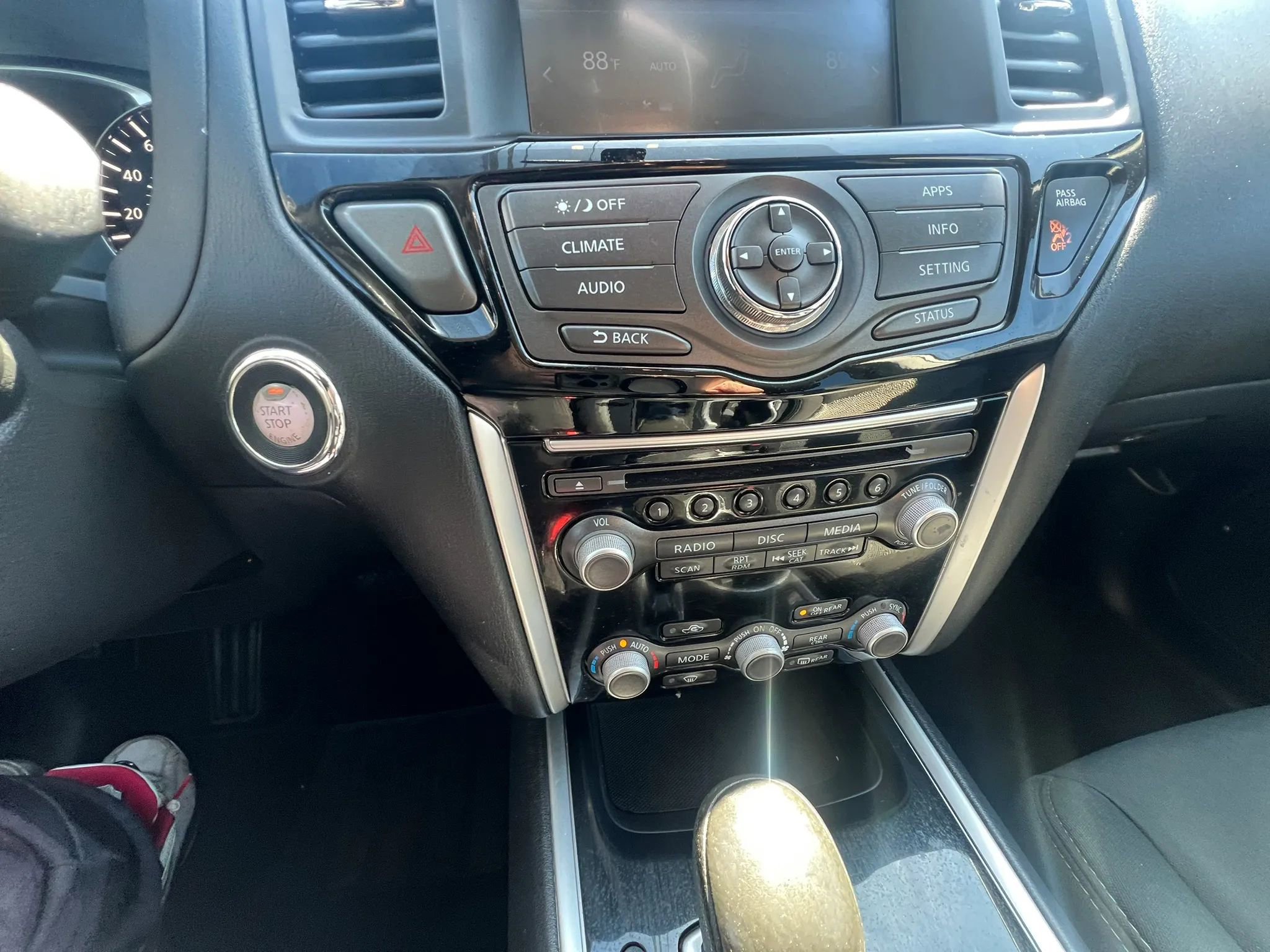 Used 2019 Nissan Pathfinder S image 21