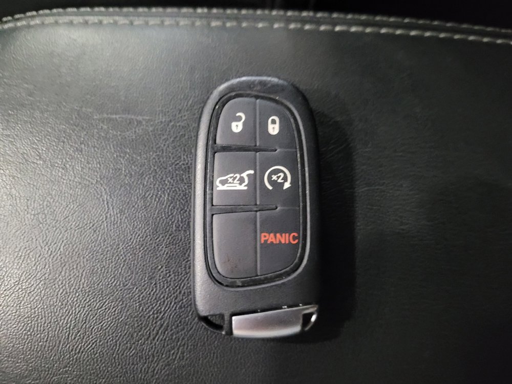 Used 2023 Jeep Cherokee Altitude Lux image 32