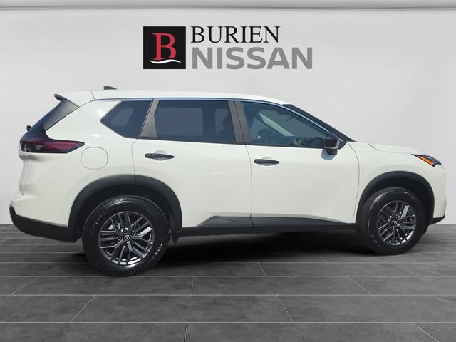 Used 2024 Nissan Rogue S FWD image 6