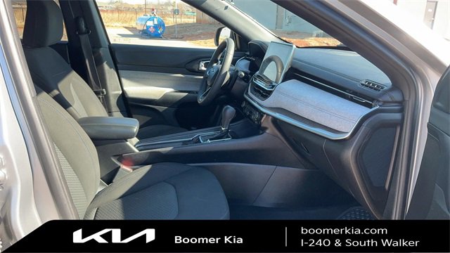 Used 2024 Jeep Compass Sport image 11