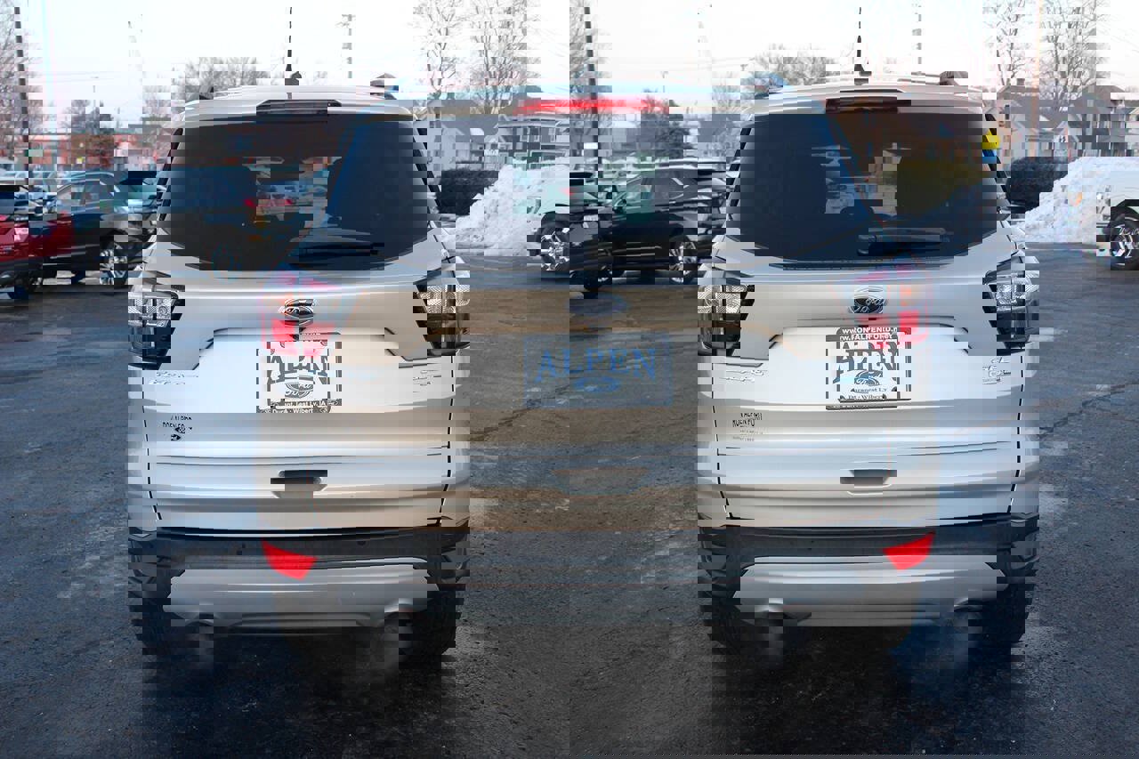 Used 2018 Ford Escape SEL image 5