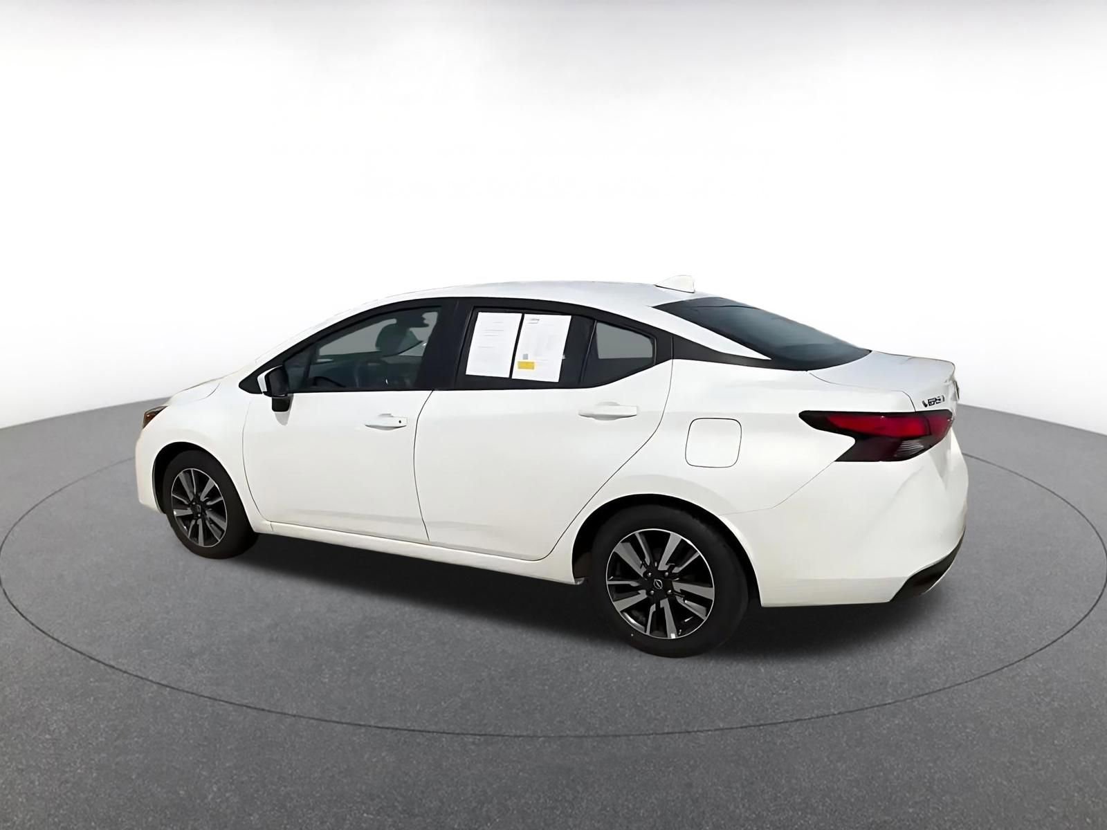 Used 2025 Nissan Versa SV FWD image 10