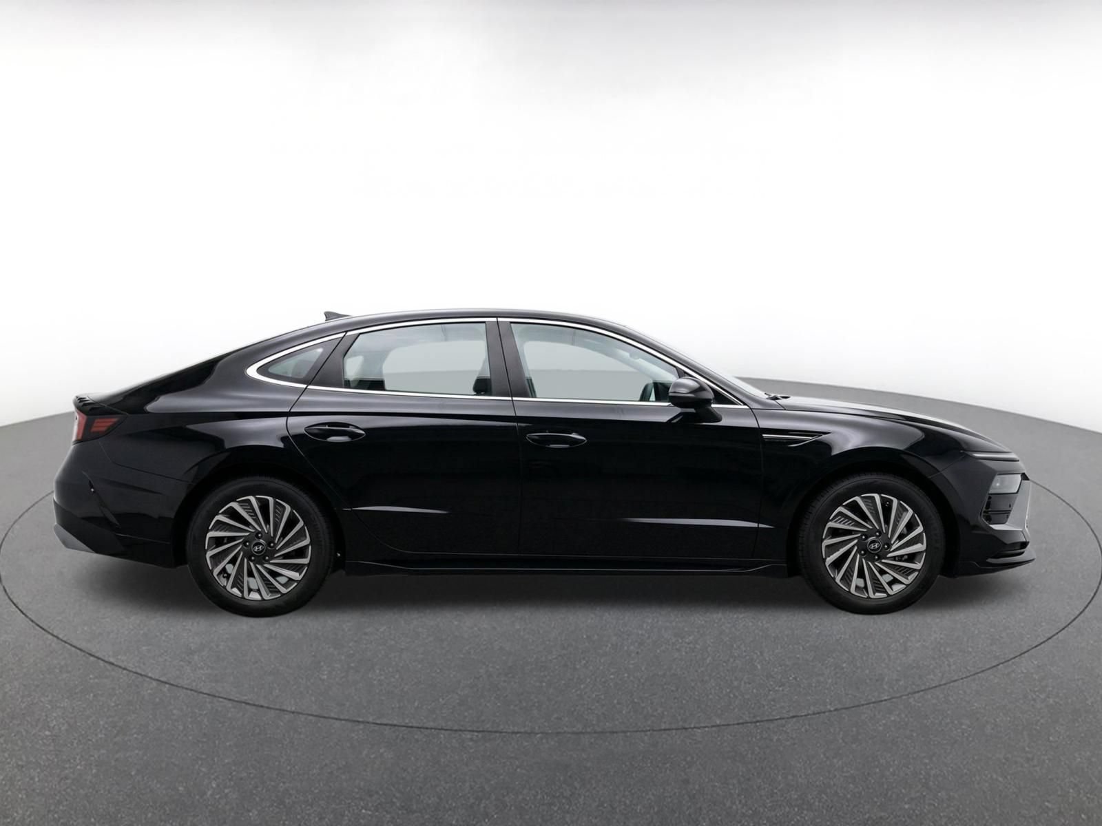 Used 2025 Hyundai Sonata SEL FWD image 10