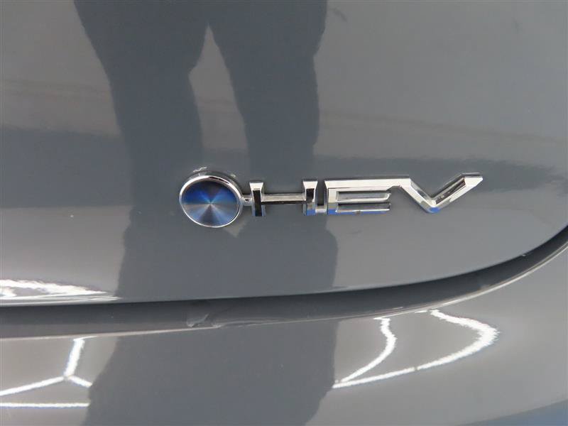 Used 2024 Toyota Prius LE FWD image 13