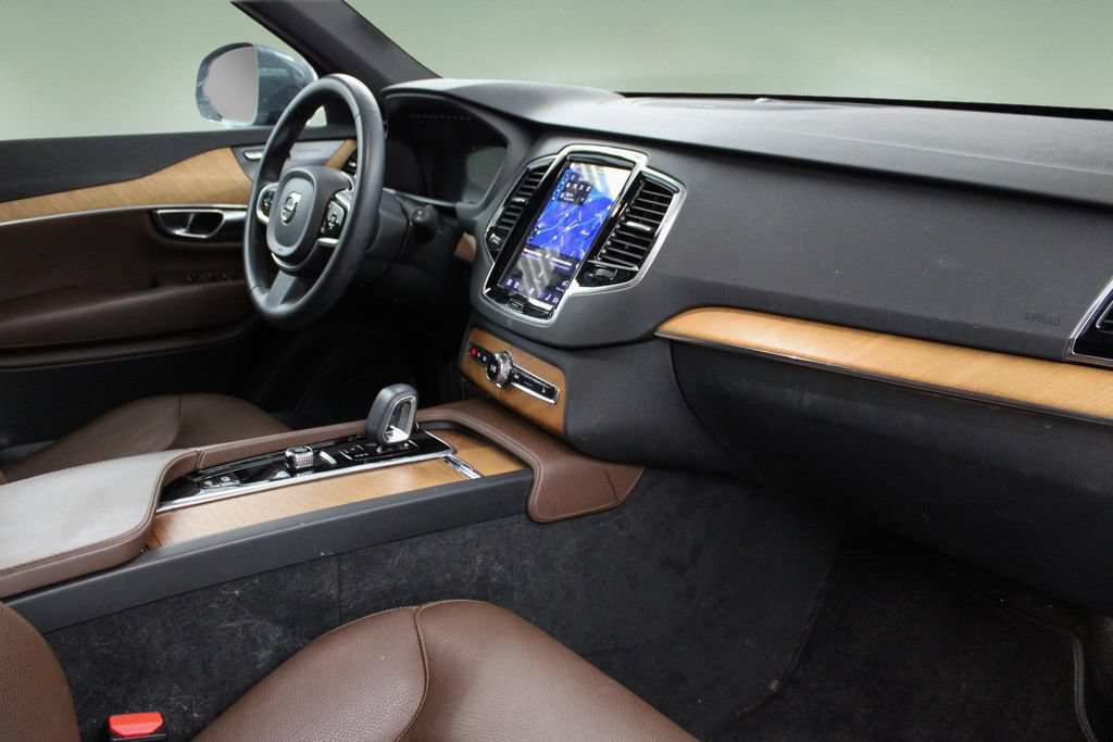 Certified 2023 Volvo XC90 B6 Plus AWD/4WD image 22