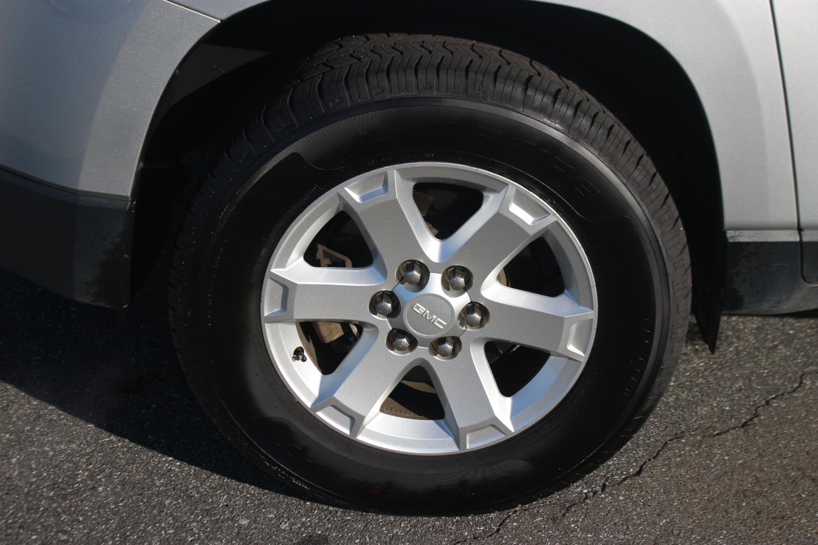 Used 2016 GMC Acadia SLE FWD image 36