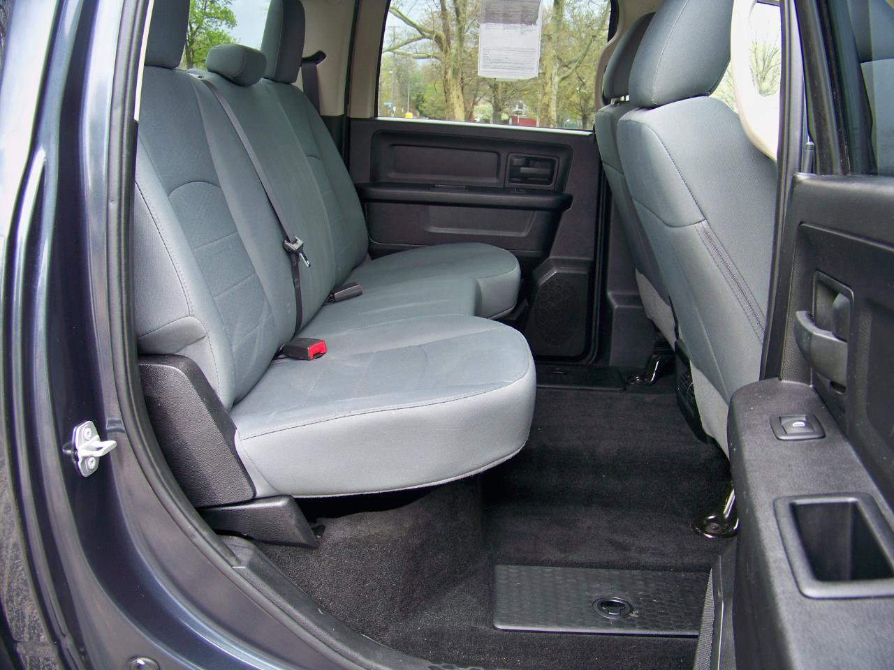 Used 2016 RAM 1500 Express w/ Popular Equipment Group AWD/4WD image 39
