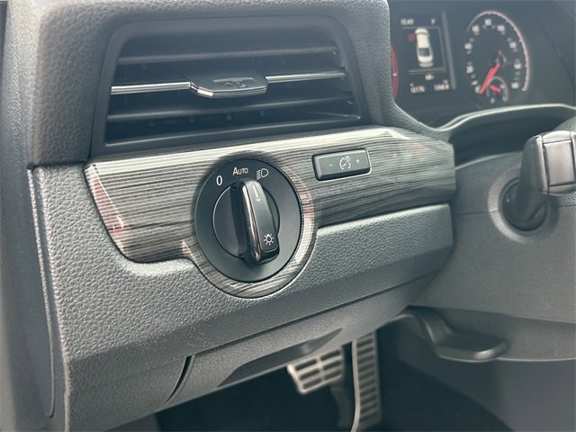 Used 2020 Volkswagen Passat 2.0T R-Line image 18