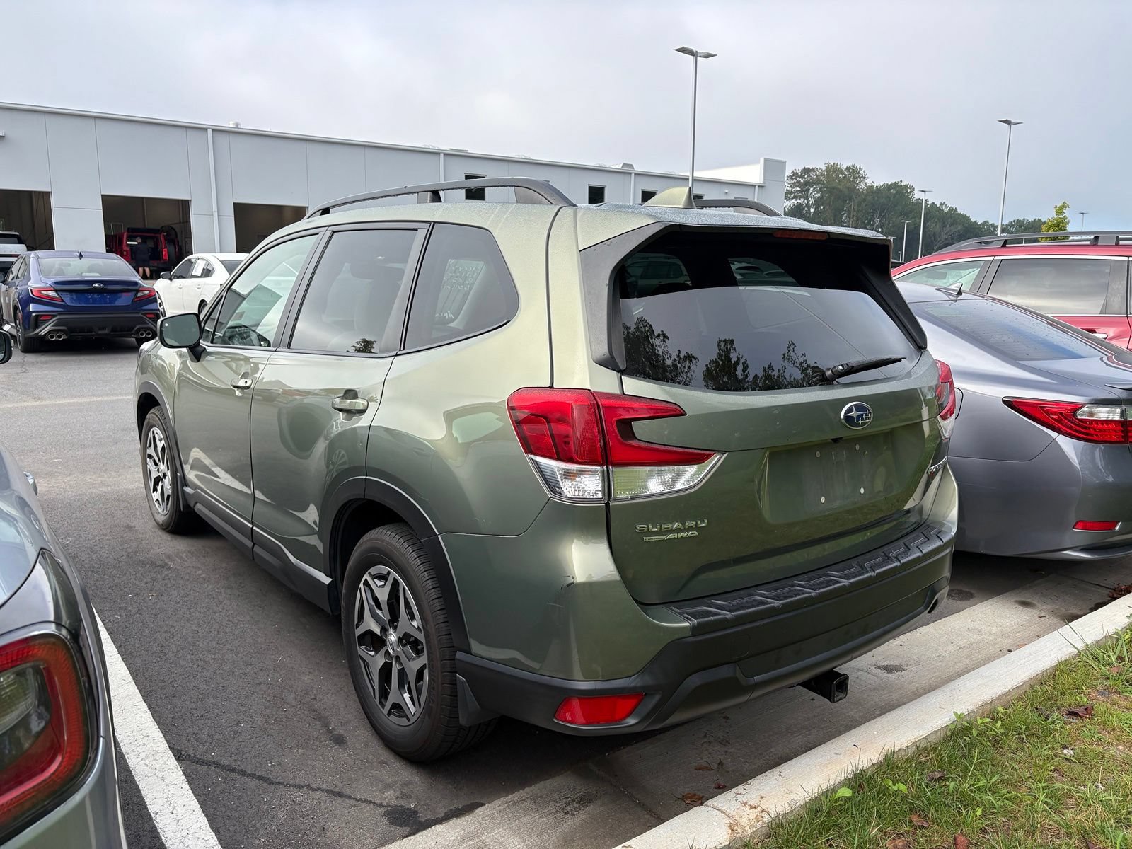 Used 2021 Subaru Forester Premium w/ Popular Package #1 AWD/4WD image 4