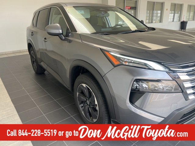 Used 2024 Nissan Rogue SV image 4