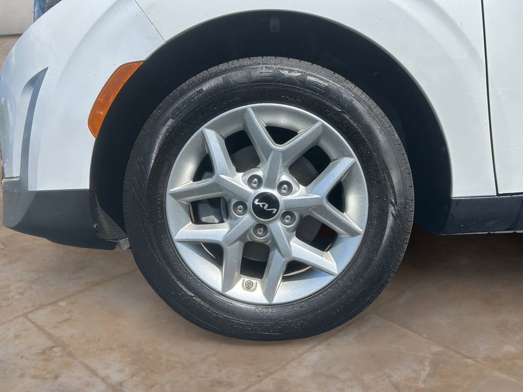 Used 2024 Kia Soul LX w/ Option Group 015 FWD image 14