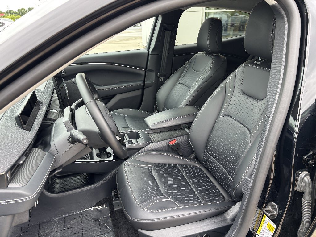 Used 2025 Ford Mustang Mach-E Premium AWD/4WD image 10