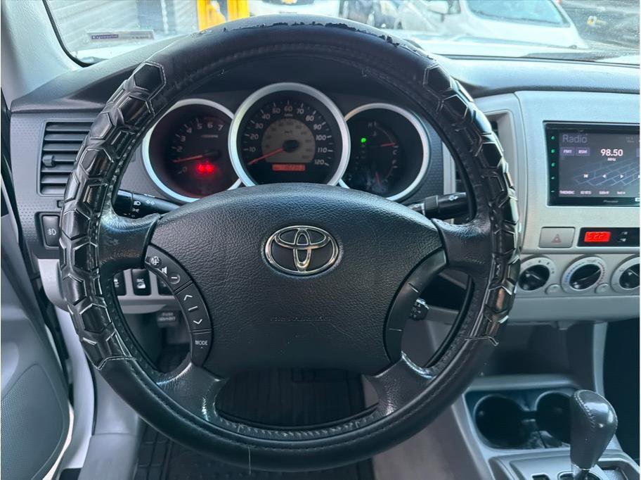 Used 2010 Toyota Tacoma 4x4 Access Cab V6 image 16