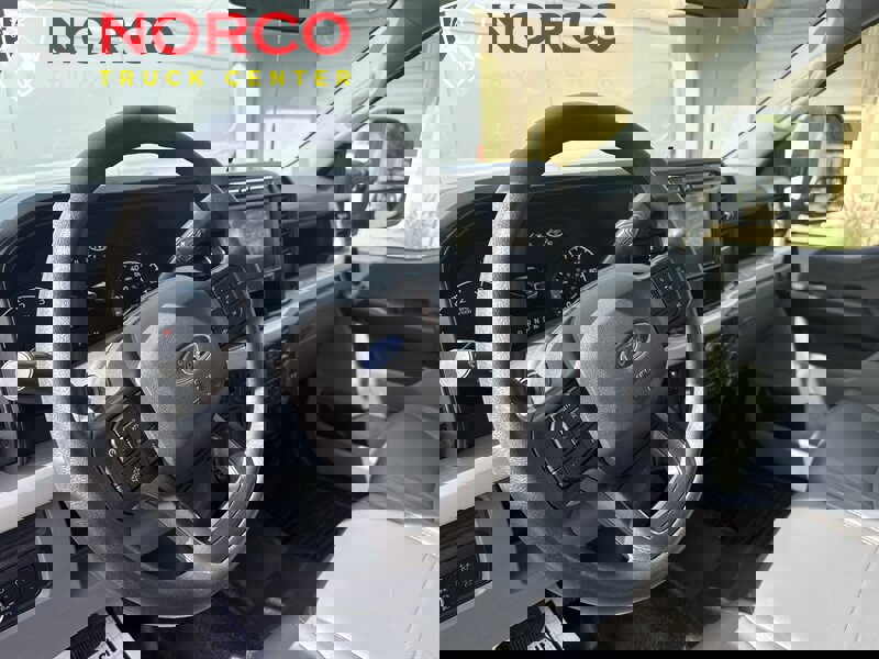 Used 2023 Ford F250 XL image 17