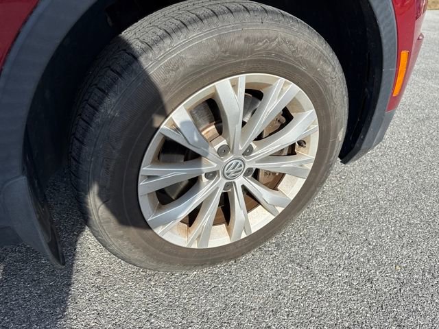 Used 2018 Volkswagen Tiguan S image 9