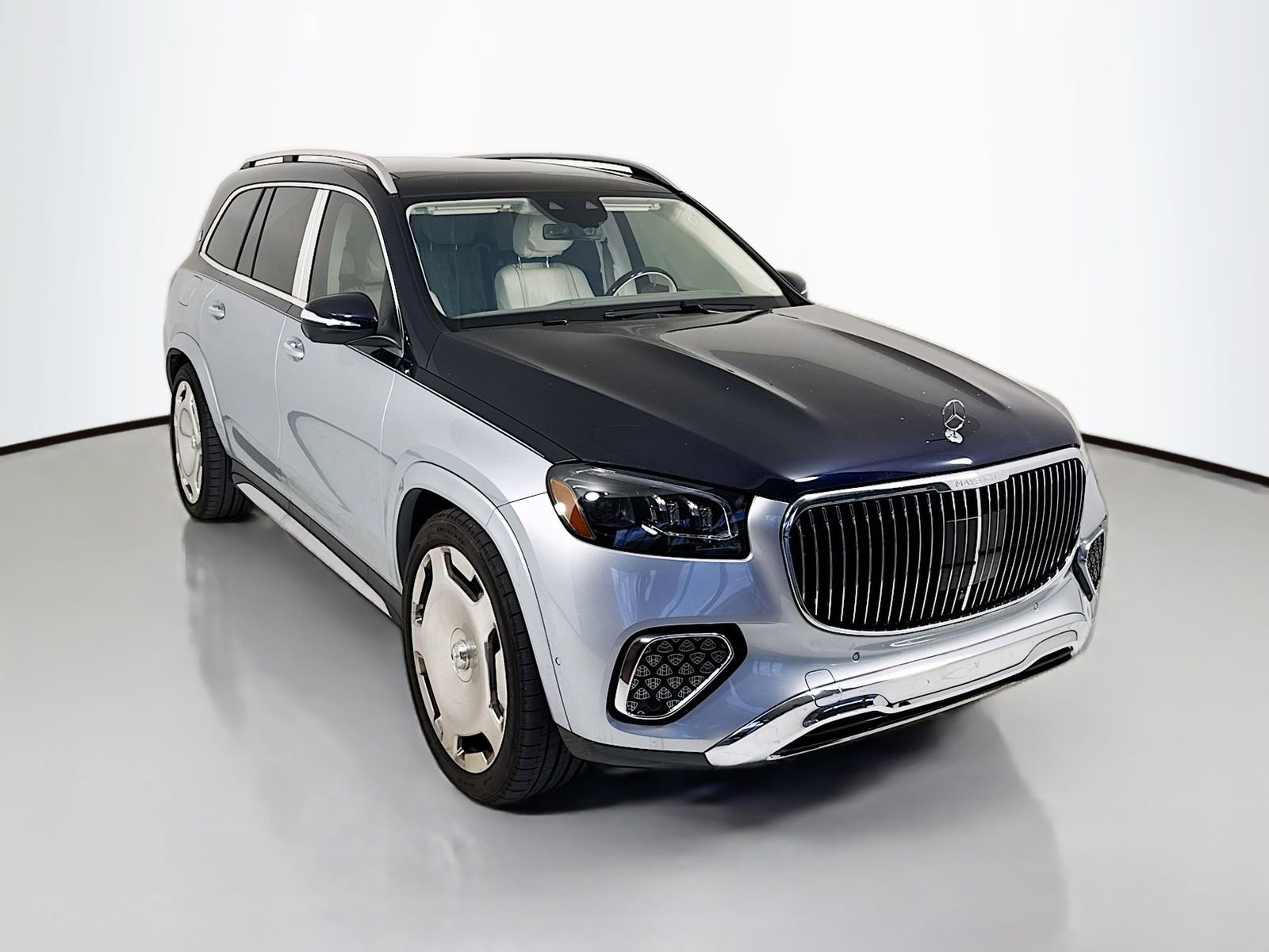 Used 2025 Mercedes-Benz Maybach GLS 600 4MATIC video 1