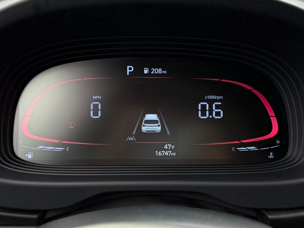 Used 2023 Hyundai Venue SE image 10