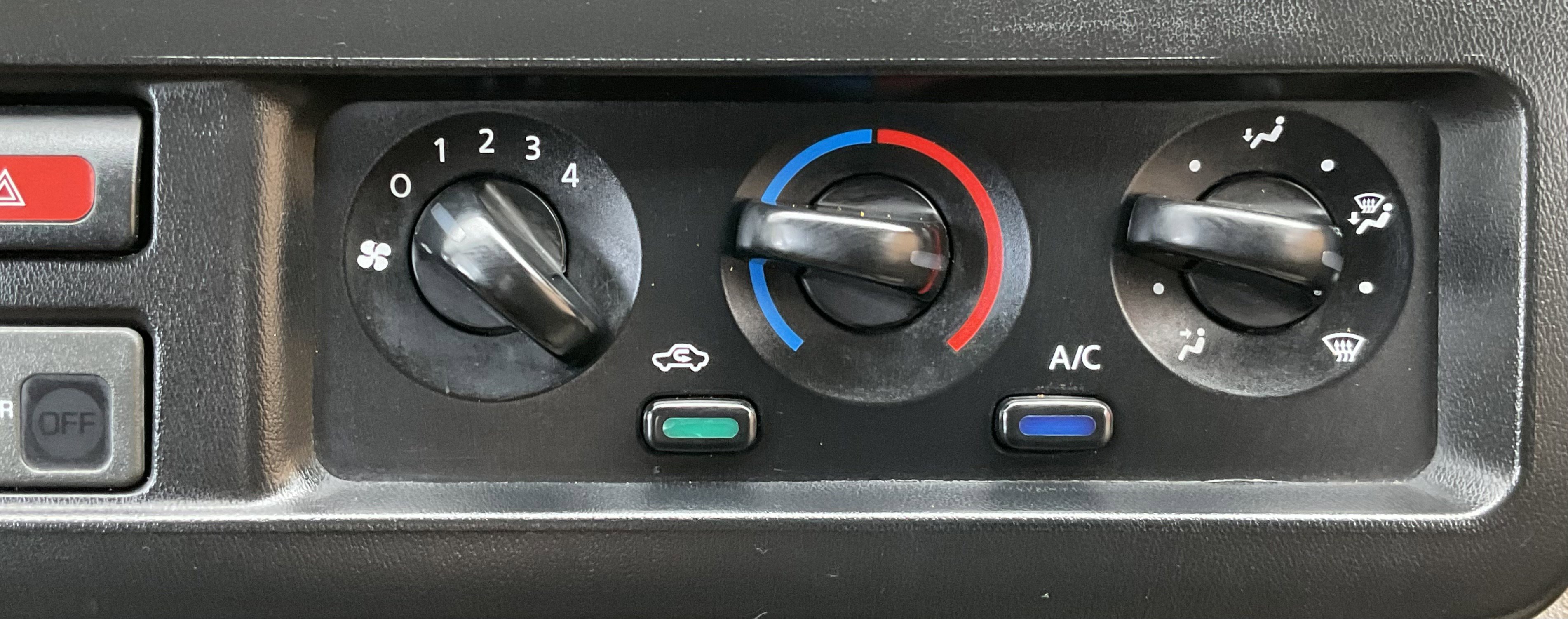 Used 2000 Nissan Frontier XE image 10